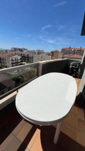 Bonito dúplex con vista mar y aparcamiento AV 02