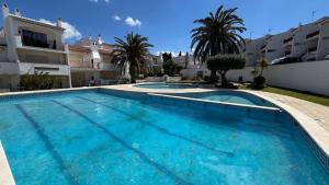 Piso planta baja salida piscina AV-03