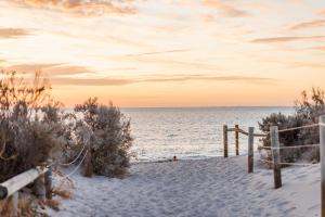 Fremantle Beach Pad - ocean front, cafes, bars