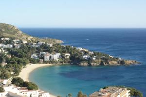 La Perla Villa en Canyelles, con vistas al mar