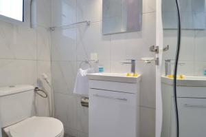 Agia Paraskevi, a cozy and minimal retire