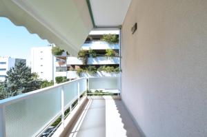 A spacious minimal apatment at Chalandri