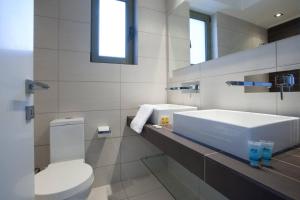 Voula, A modern, minimal and stylish, apartment