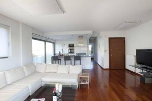 Voula, A modern, minimal and stylish, apartment