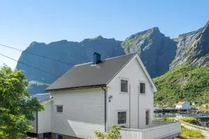 Valen House, Reine - Rostad