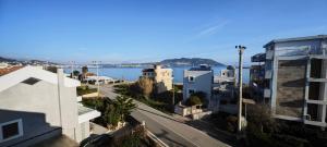 Luxury 2bdr apartment with sea view and 50m from the beach