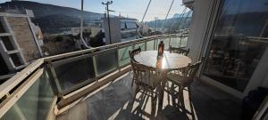 Luxury 2bdr apartment with sea view and 50m from the beach