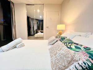 CBD 3 Bedroom Luxury Apartment Pool Spa Sauna Park