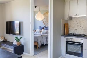 Fremantle Beach Pad - ocean front, cafes, bars