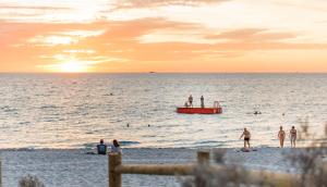 Fremantle Beach Pad - ocean front, cafes, bars