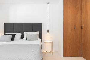 Chic Ibiza Villa nearby Olivera beach