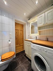 Large, cozy, and spacious cabin in Geilo