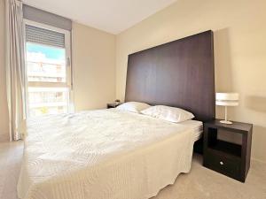 Topfloor apartment with terrace and sea views