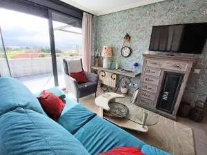 Atico con gran terraza y vistas en Cudon - Cudón