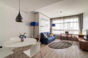 Deluxe One-Bedroom Apartment room in Capri by Fraser Barcelona