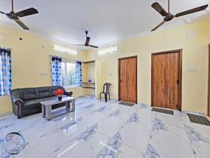 Seaside Escape Villa With Swimming Pool