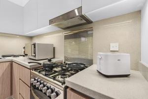 FIRST CLASS 2BR Unmatched Dubai Creek Views