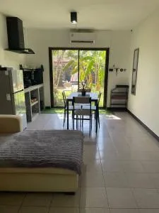 MAIKHAO ISLANd 3 - Ban Ao Tu Khun