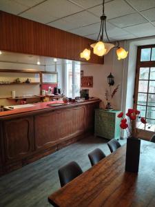 Maisons d'hotes Gite La Rose des Alpes a Serres, 3 chambres, capacite 4 a 8 personnes, Cuisine, Terrasse, Parking et Garage : photos des chambres
