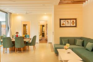 ELIVAAS Laguna Encanto 4 BHK Villa with Pvt Pool & Terrace