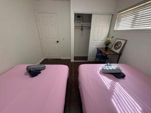 The Disney Hostel - West Fullerton