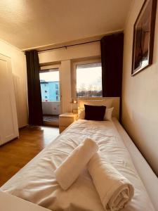 B2 XL Top I 130m2 I 10 Einzelbetten I voll ausgestattet I Balkon I Wasch I XXL P