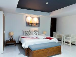 The Sands 3 Bedrooms Beachside Apartment in Naiharn