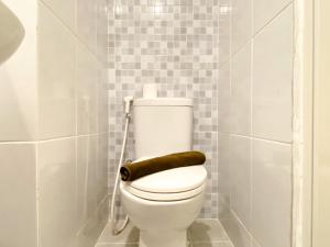 Brand New and Comfortable Studio at Tokyo Riverside PIK 2 Apartment By Travelio