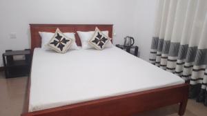 King Elephant, Homestay Pinnawala
