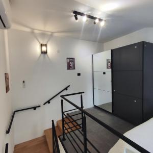 Zeus Apartment