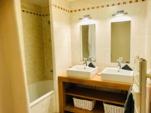 Grand Bleu T3 sur quai plaisancier, Garage, Clim