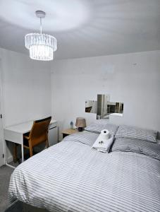 Ensuite Doubleroom with Private Toilet and Bathroom in central Dartford