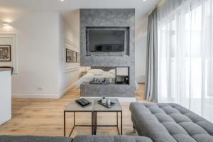 Romanca Deluxe Studio - City View