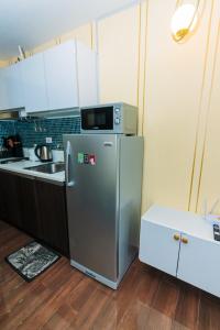 The Vibrant Condo Cool Stays 4254 Memorable Swim Gym Park Laugh