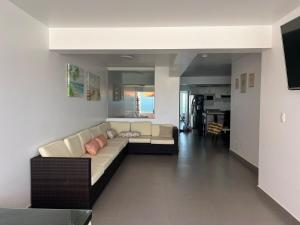 Ocean view, terrace and pool