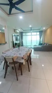 Sky Loft Premium Bukit Indah with Garden View & Nflix HBO A30 - Lima Kedai