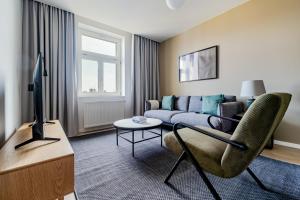 Blueground Prague 2 furnished Náměstí Míru PRG-44