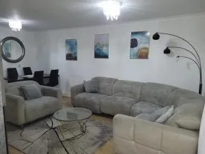 Lovely 3 bedroom house - Strood