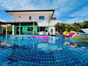 Los Santos Luxury Pool Villa