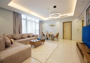 Opulent 2BR In Paramount Hotel Apt