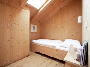 Grand Apartment in Mayrhofen with Infrared Sauna & Artistic Interiors