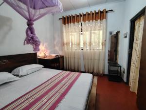 Sanda Hiru Home