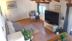 Cosy Loft Apartment, Argyrades - Argyrádes