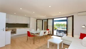 Vilar Do Jardim 49 - CD 209, Cleverdetails