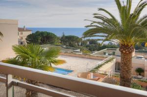 Auré-Parking-Piscine-Terrasse-VCA