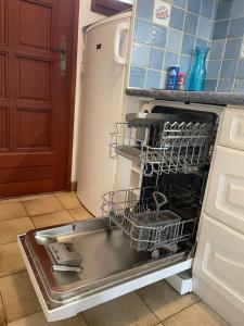 Appartements PORTISSOL T1 RDJ CLIM PARKING PRIVATIF 300m PLAGE : photos des chambres