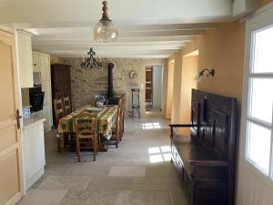 711- Spacieuse ferme bretonne avec sauna et grand