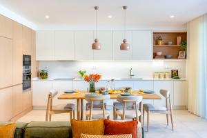 Lagos Design - Stylish & Spacious Retreat