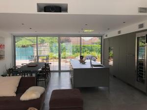 Maisons de vacances LA VILLA KORLEA AVEC PISCINE AIX LES BAINS : photos des chambres