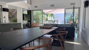 Maisons de vacances LA VILLA KORLEA AVEC PISCINE AIX LES BAINS : photos des chambres